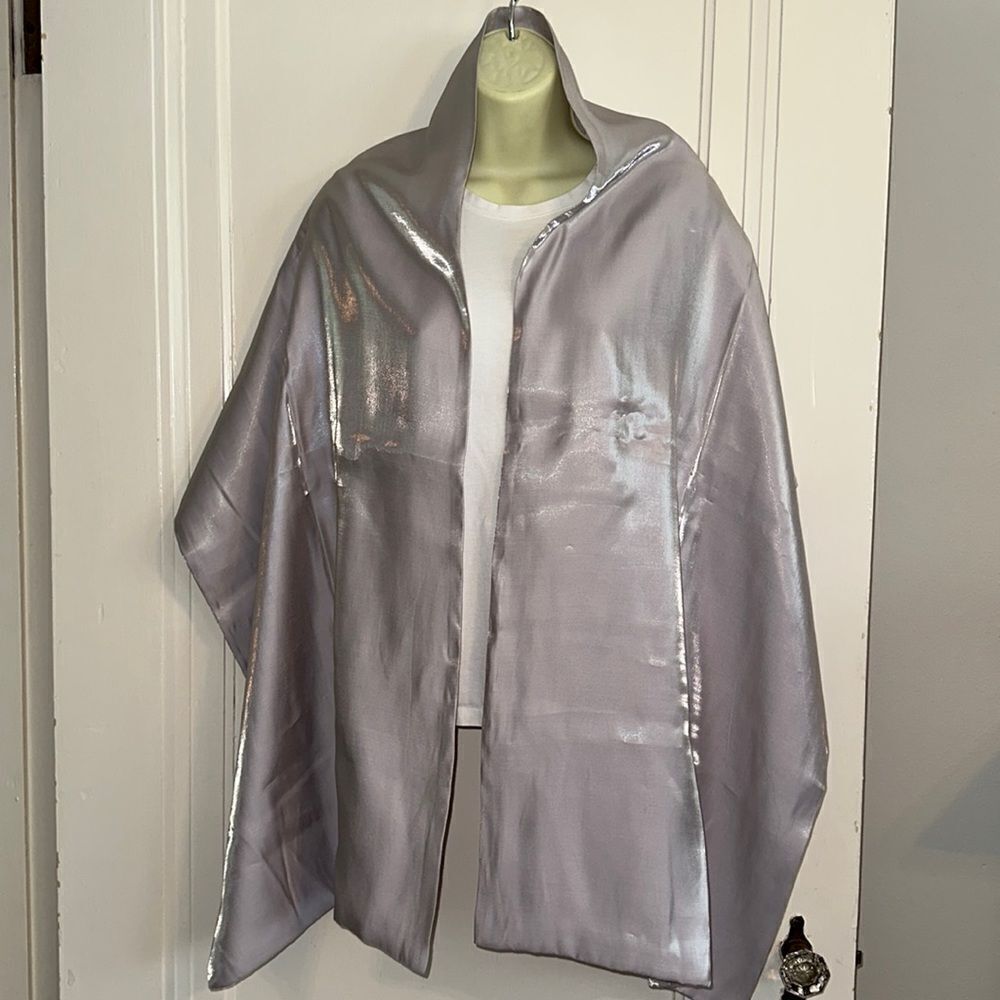 Shiny light silvery‎ gray polyester shawl/wrap
